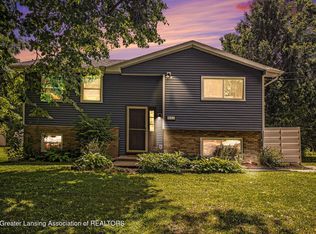 813 W Main St, Grand Ledge, MI 48837