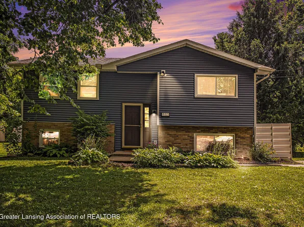 813 W Main St, Grand Ledge, MI 48837