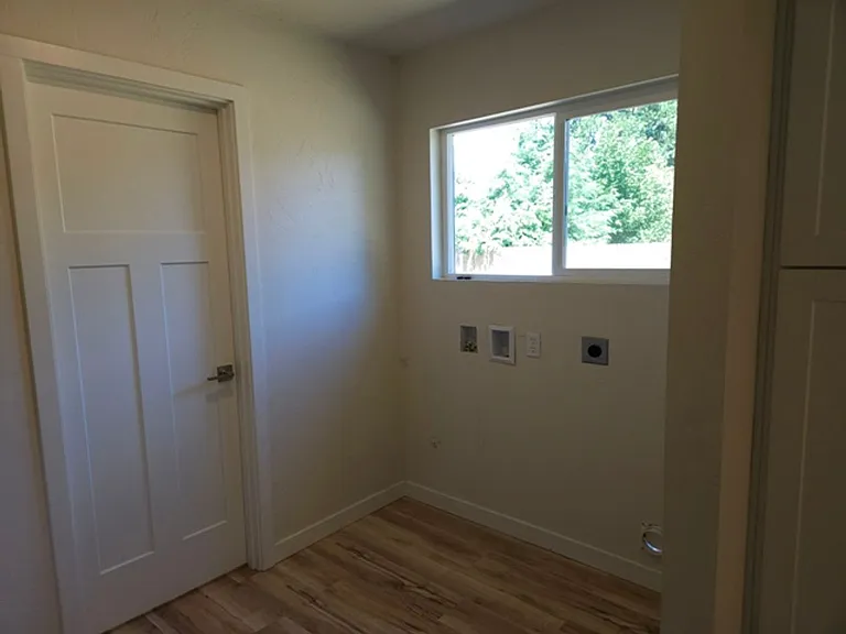 3994 Crestview Dr S — Photo 22