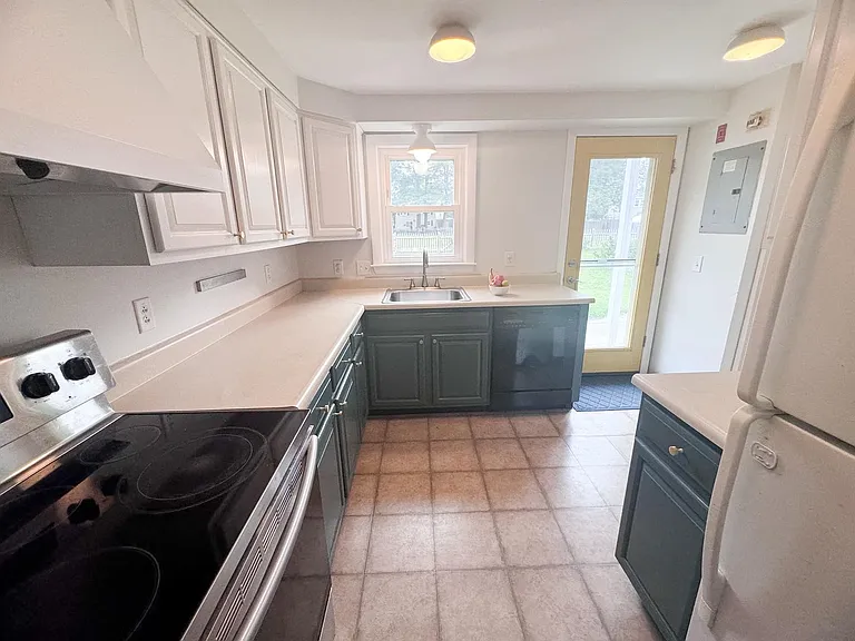 114 Columbia Ave — Photo 19