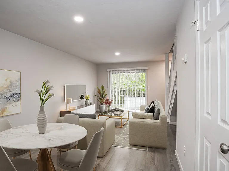 Oak Terrace — Photo 1