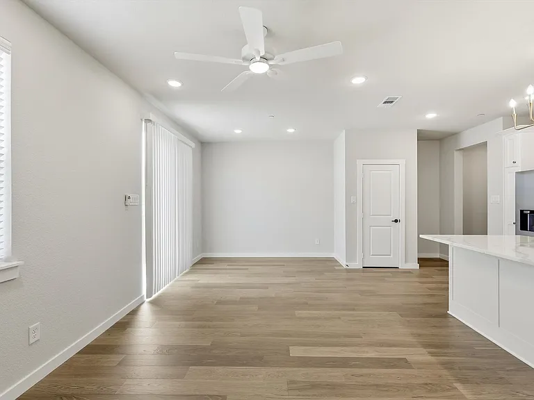 2845 Concord Dr — Photo 12
