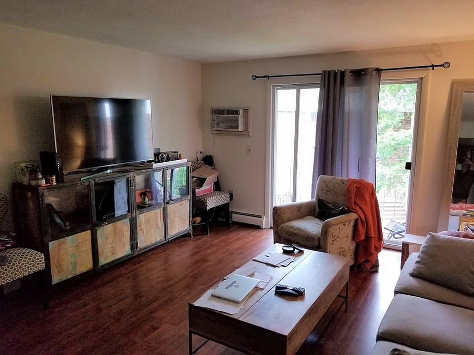 2nd image of 1801 Ocean St APT W32