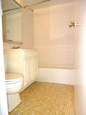 Rented by KVNY Soho | media 33
