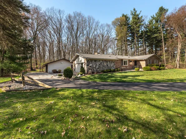 1225 Jeffrey Ln, Saline, MI 48176