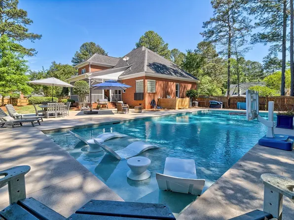 100 Birch Terrace Ct, Lexington, SC 29072