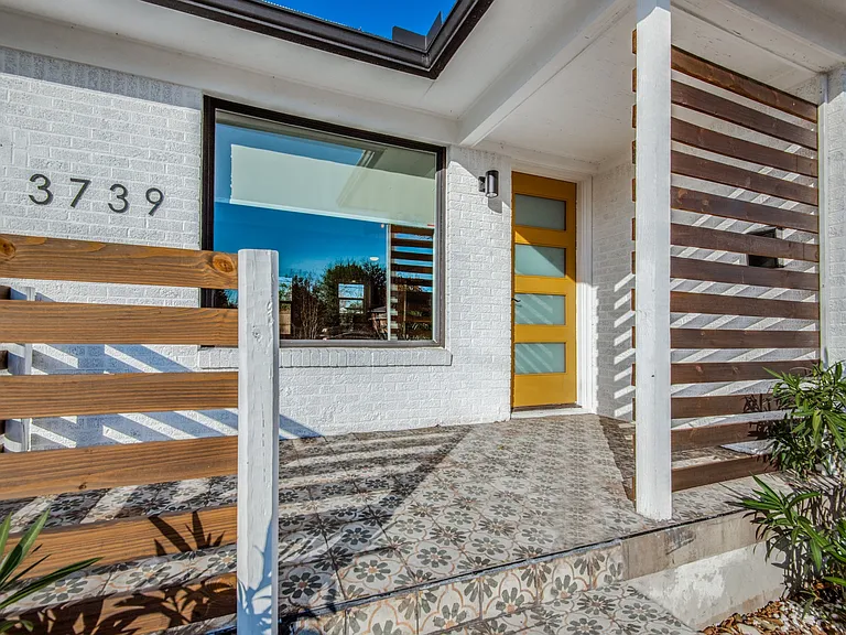 3739 Almazan Dr — Photo 2