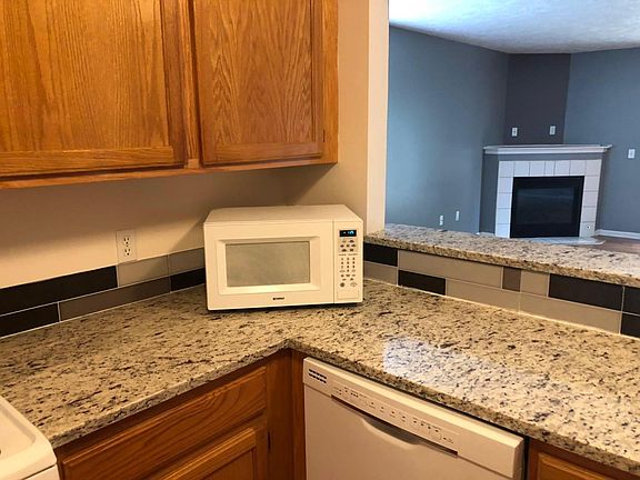 5th image of 1782 Grand Ct NE