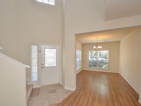 3rd image of 32306 Golden Oak Park Ln
