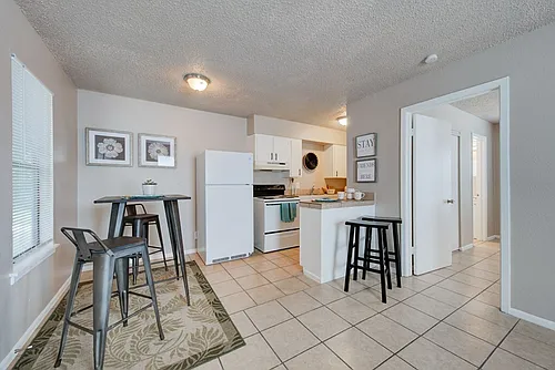 SOUTH PARK APARTMENTS Photo 1