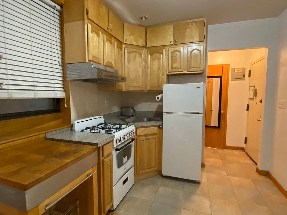 1st image of 143 Essex St APT B