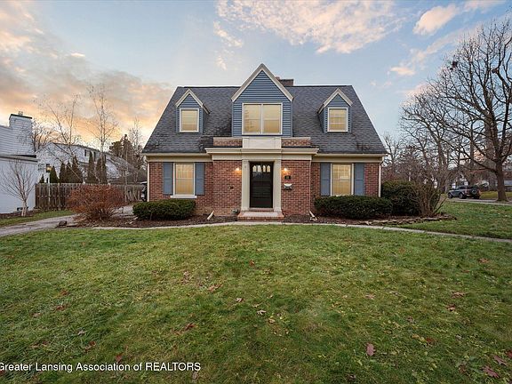 2nd image of 724 Rosewood Ave