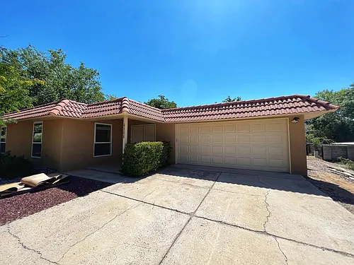 4328 Magnolia Dr NE Photo 1