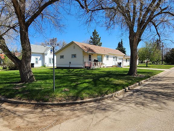 3rd image of 300 4th Ave N