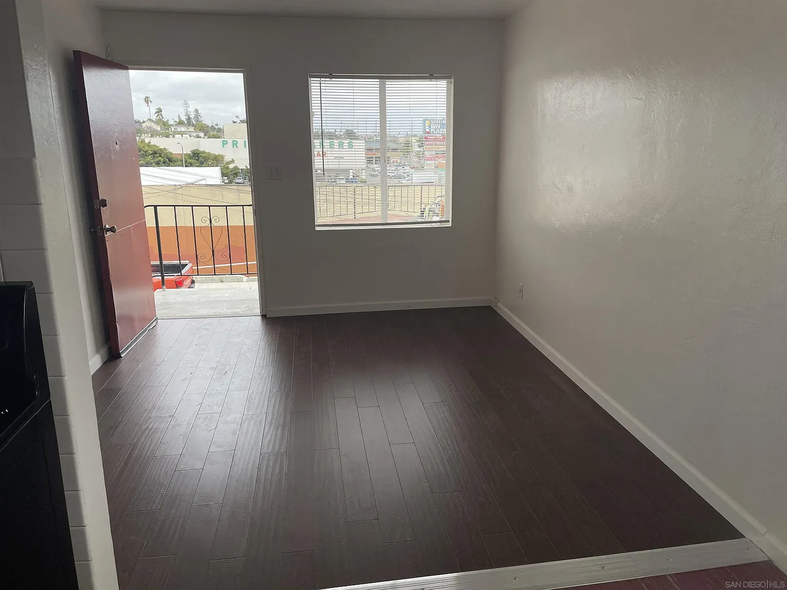 1 bed, 1.0 bath, 450 sqft, $1,795 — Photo 3