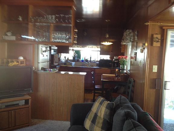 4th image of 170 W Cliff Dr Spc 9