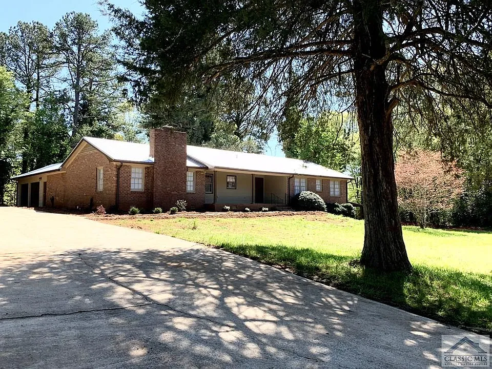 1040 Carol Dr