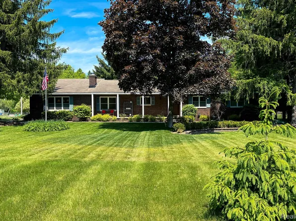 10443 N Territorial Rd, Plymouth, MI 48170