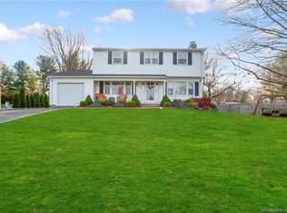 33 Shelview Dr, Shelton, CT 06484