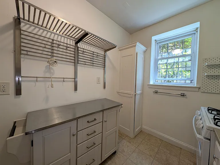 14 Ware St #2 — Photo 8