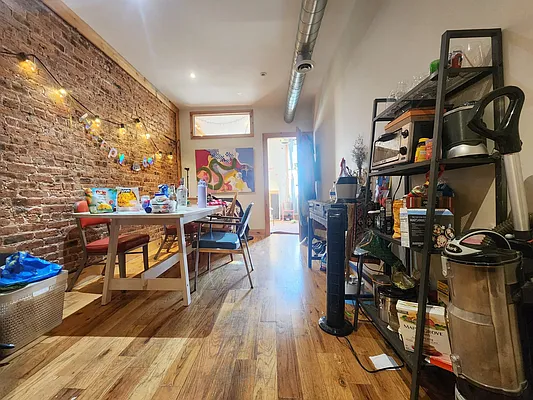 Rented by RELEASE NY | media 5