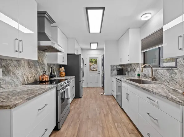 19271 Pine Mountain Dr, Groveland, CA 95321