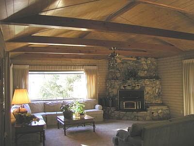 Vaulted Ceiling!, Fireplace!