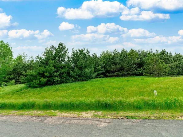 904 Alex Ln, Hudson, WI 54016