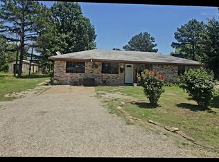 1125 N 4244th Rd, Hugo, OK 74743