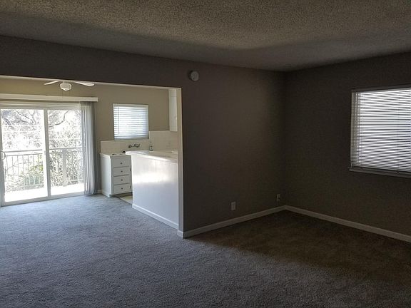 4th image of 200 Towne Ter APT 14