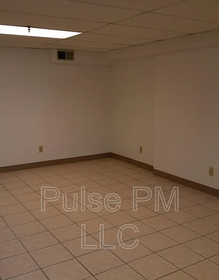 112 E 5th St #LOWER LEVEL — Photo 5