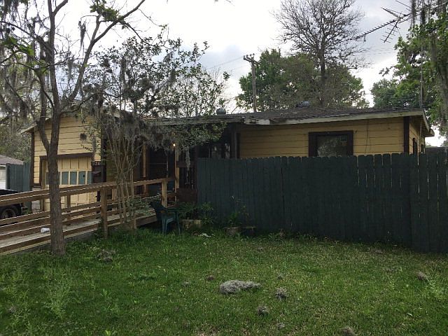 1st image of 136 Huisache St