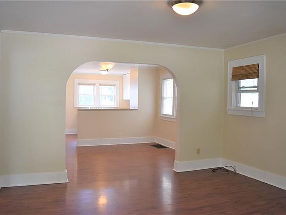3rd image of 1005 Forest Ave