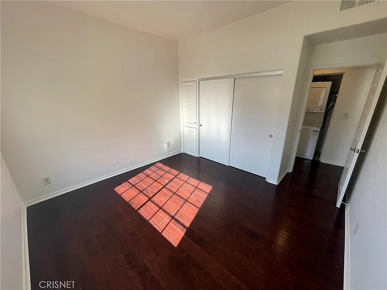 10630 Moorpark St #104 — Photo 39
