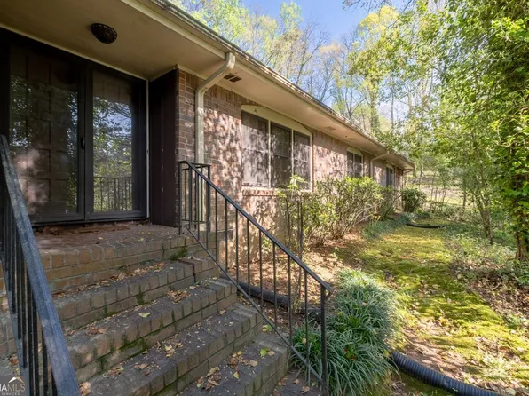 3619 Victoria Dr, East Pt, GA 30344