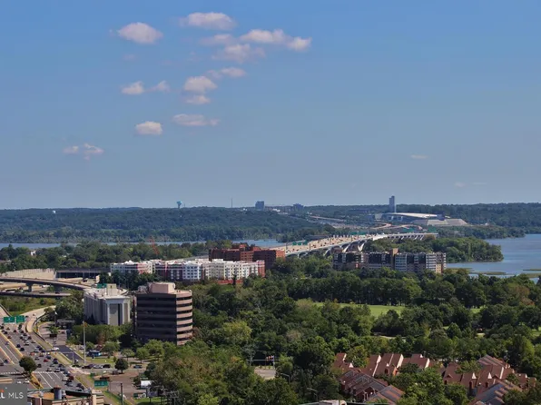 5904 Mount Eagle Dr APT 1610, Alexandria, VA 22303