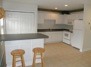 52 W Main St APT 4, Dudley, MA 01571
