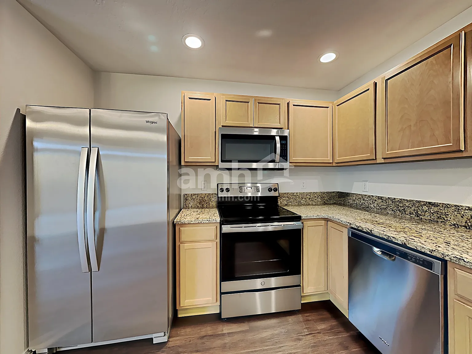 3 bed, 2.0 bath, 1311 sqft, $2,280 — Photo 3