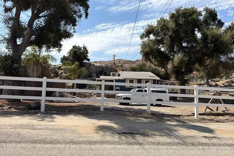 1st image of 40781 Gibbel Rd