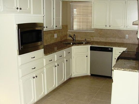 5th image of 2733 Forest Oaks Cir