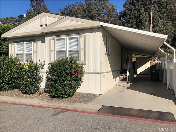 3rd image of 4901 Green River Rd #319