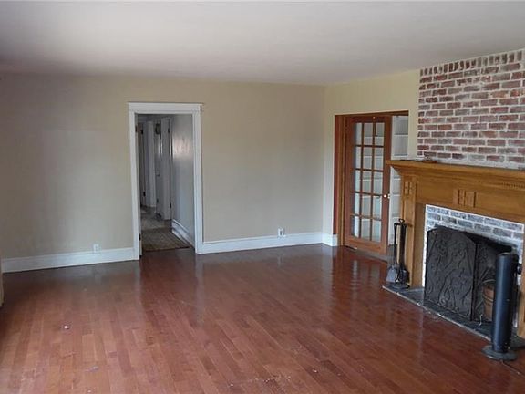 2nd image of 123 Hillcrest Dr