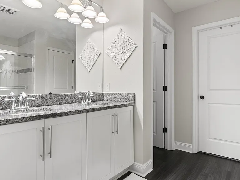 12141 Lake Blvd — Photo 36