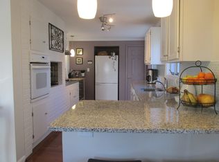 109 Sanfordtown Rd, Redding, CT 06896