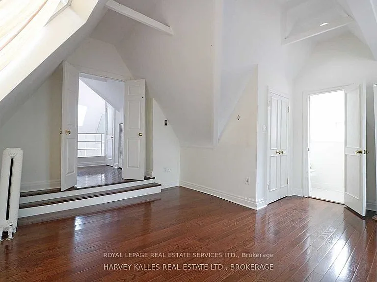390 Huron St — Photo 14