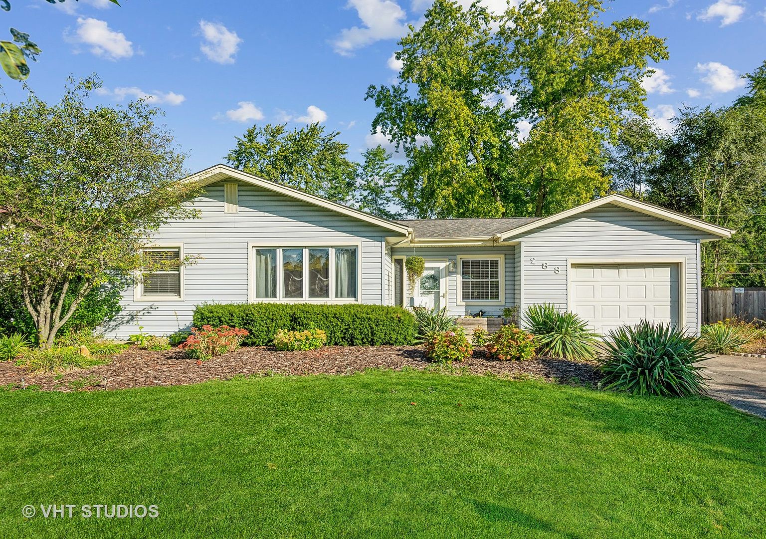 283 Thunderbird Trl, Carol Stream, IL 60188 Zillow