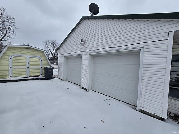 4th image of 427 W Votaw St