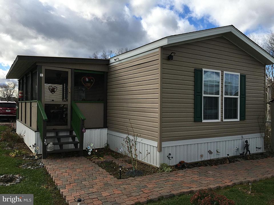 1st image of 38 Braxton Ln