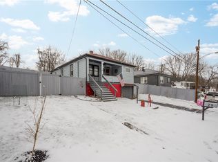 29 Maple St, Eighty Four, PA 15330