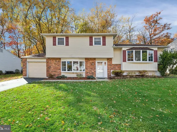 32 Sturbridge Dr, Wilmington, DE 19810